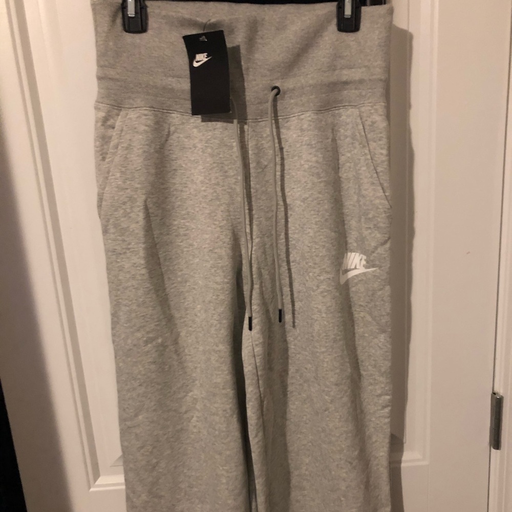 grey nike sweatpants